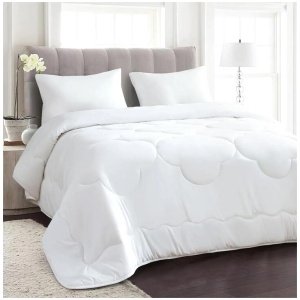 100% Premium Bamboo Microfiber Quilt - All Seaon, Ultra Soft, Comfy, Machine Washable, Hypoallergenic & Breathable Duvet with Extra Plush Fabric - Lux
