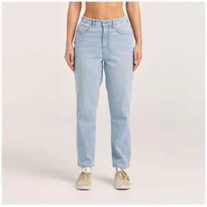 Hi Straight Curve Jean