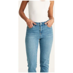 Mid Boyfriend Slim Jean
