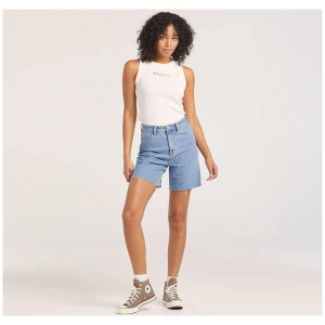 Straight Short