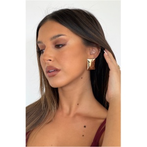 Effortless Stud Earrings Gold