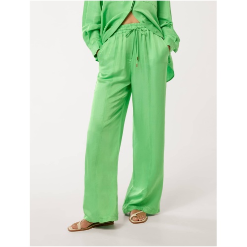 Forever New Women's Verity Straight Leg Pant in Apple Green Co-Ord