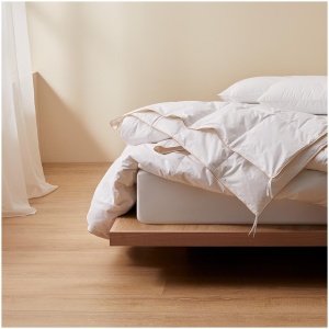 Luxury Light Goose Down Summer Bed Quilt - Super King