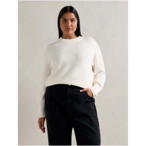 Forever New Women's Millie Curve Plus Size Crew Neck Jumper in Cream