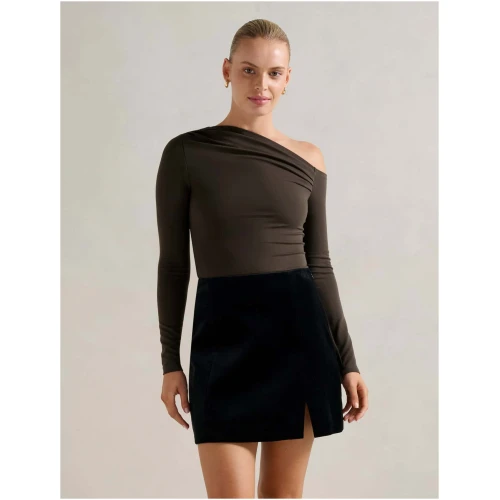 Forever New Women's Violet Velvet Split Mini Skirt in Black