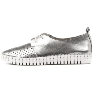 Django & Juliette Huston Silver Leather Silver Sneakers Womens Shoes Casual Casual Sneakers