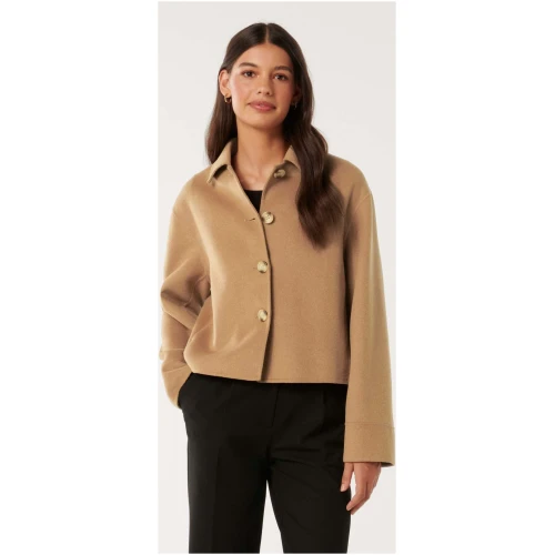 Forever New Women's Brooklyn Felled Jacket in Camel