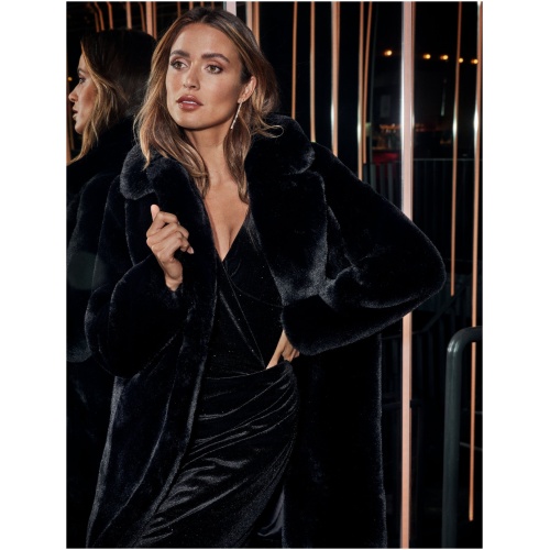 Forever New Women's Cayte Fur Coat in Black