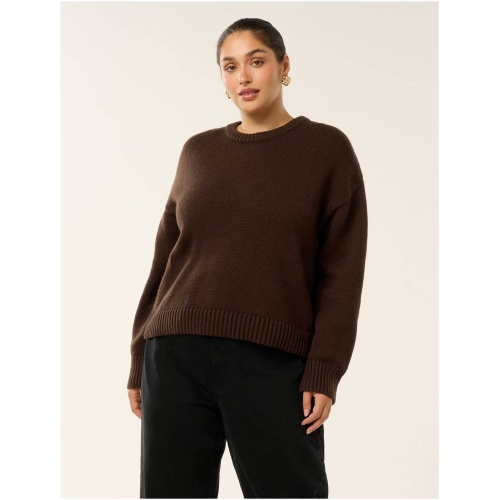 Forever New Women's Matilda Curve Plus Size Knit Crew Neck Sweater in Shadow Brown