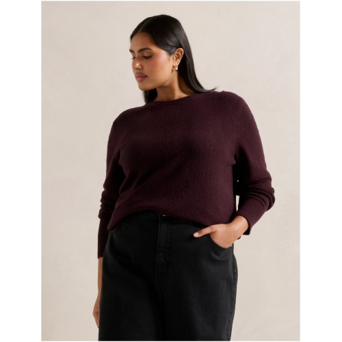 Forever New Women's Tallulah Curve Crew Neck Jumper in Grape Punch