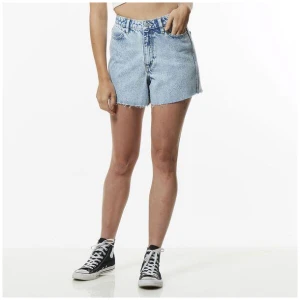 Girlfriend Short Island Bleach