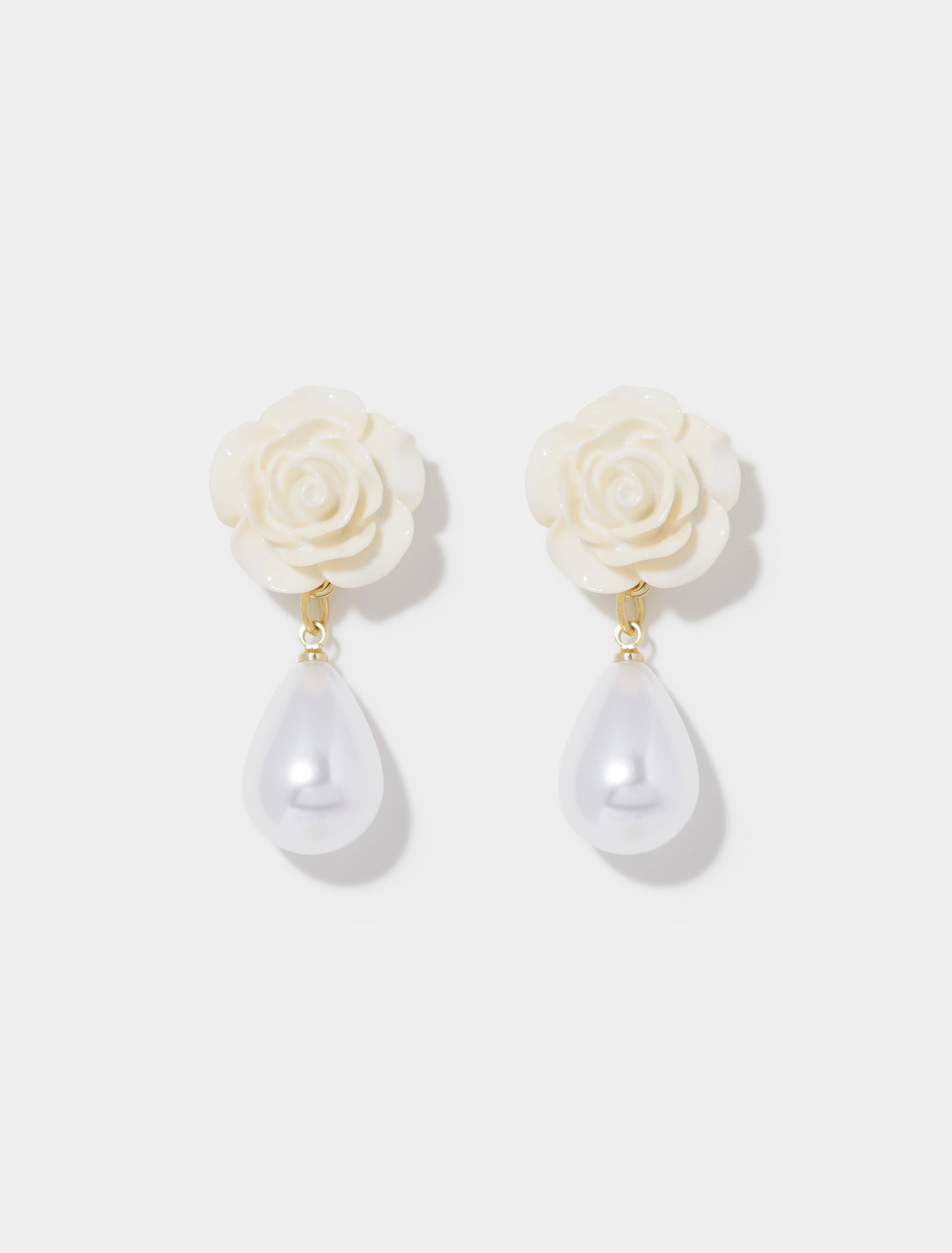 Forever New Women's Fellie Flower Pearl Earrings in Ivory/Pearl