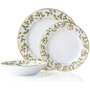 Noritake Holly and Berry 12 Piece Dinner Set