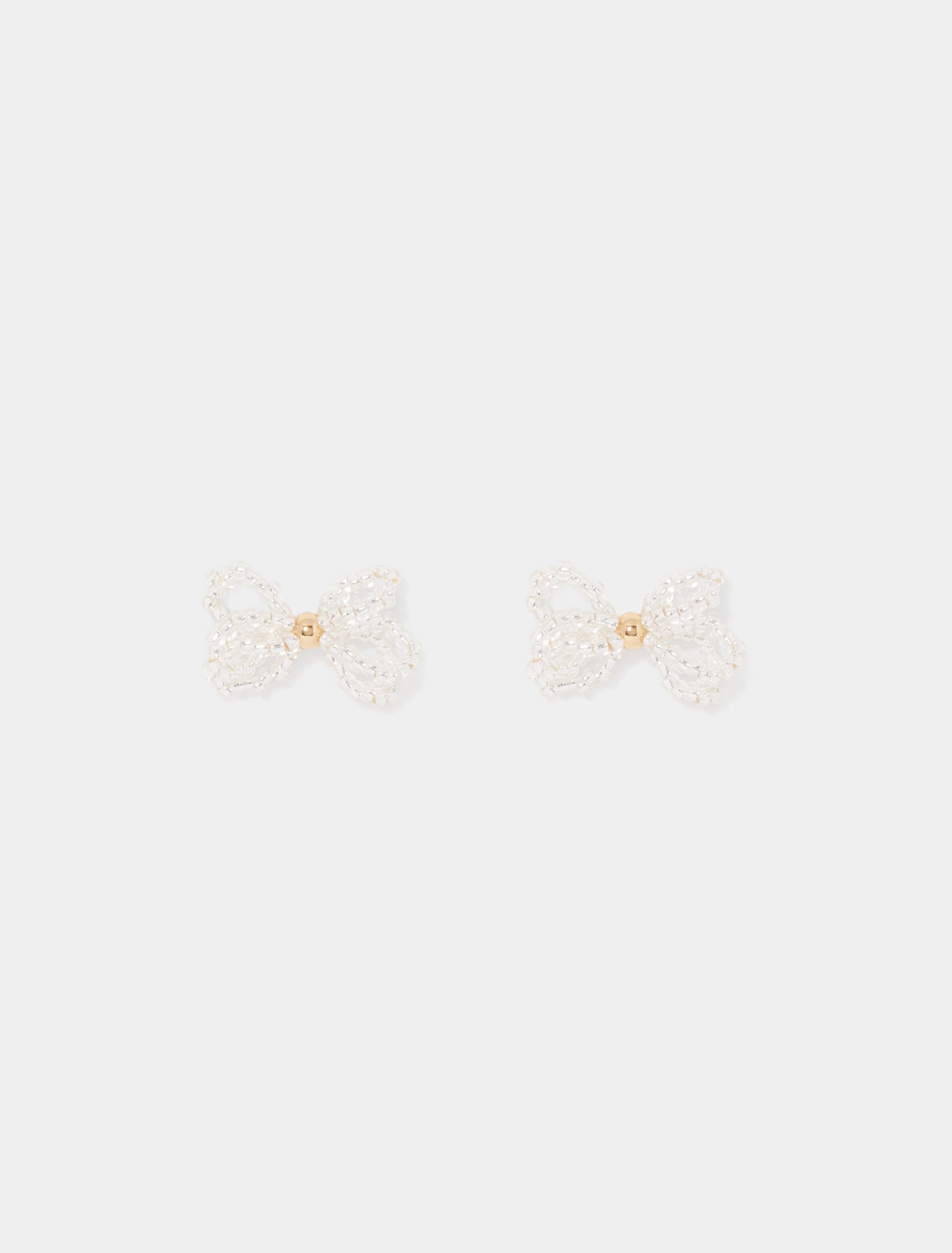 Forever New Women's Kai Small Bow Earrings in Pearl/Gold