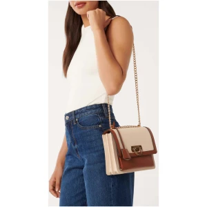 Forever New Women's Signature Cassandra Chain Shoulder Bag