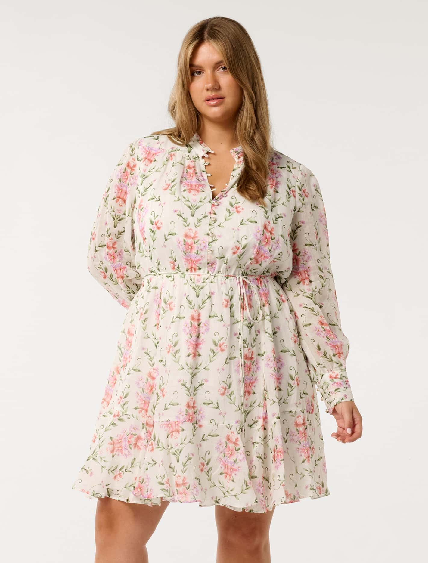 Forever New Women's Tina Curve Plus Size Long Sleeved Mini Dress in Pink Harmony Floral