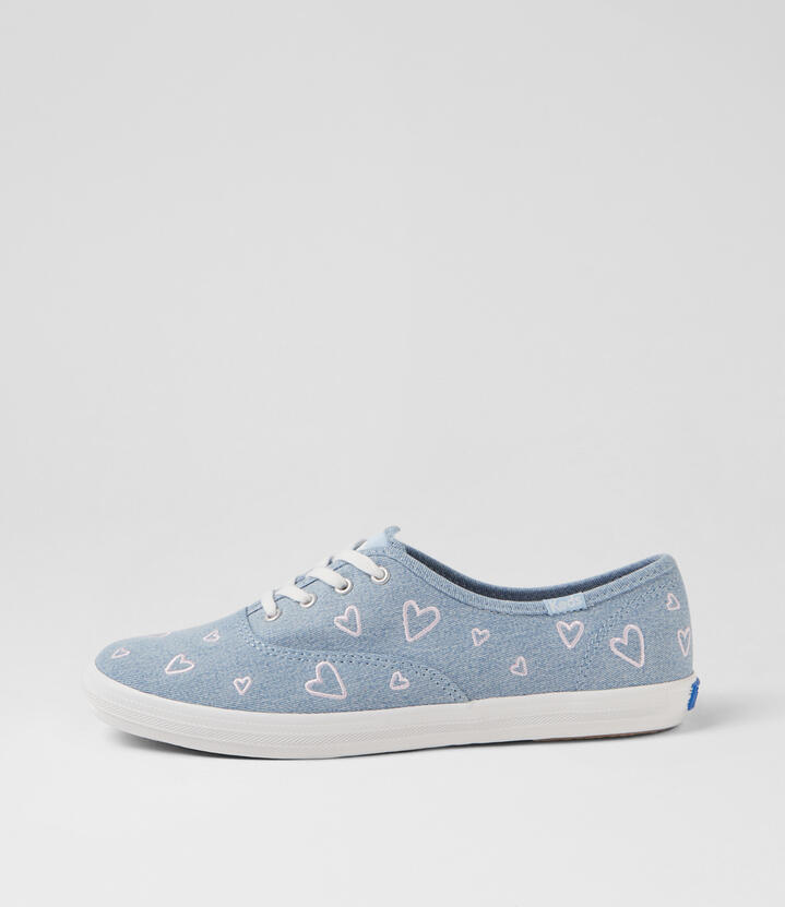 Champion Canvas Heart Emb Canvas Sneakers