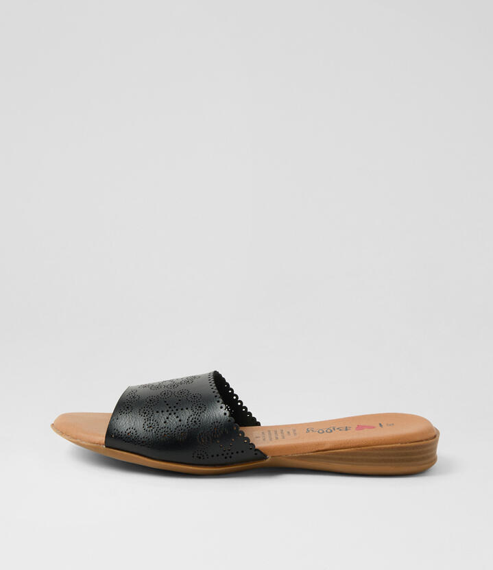 Derulose Black Smooth Sandals