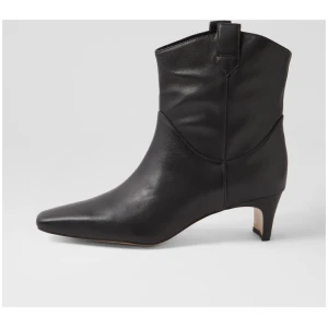 Diarlia Black Leather Ankle Boots