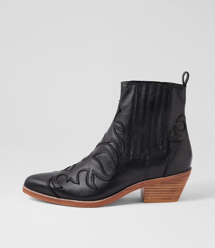 Everado Black Natural Leather Ankle Boots