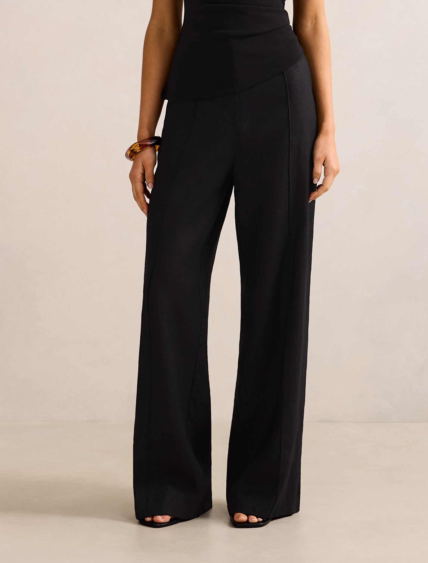 Forever New Women's Posey Linen Wide Leg Pants in Black