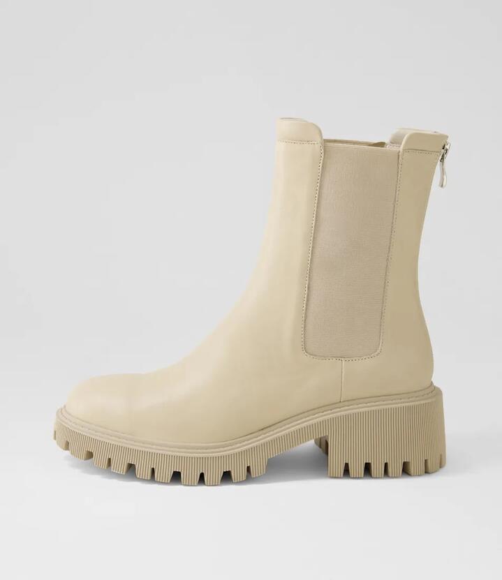 Quendo Almond Leather Ankle Boots