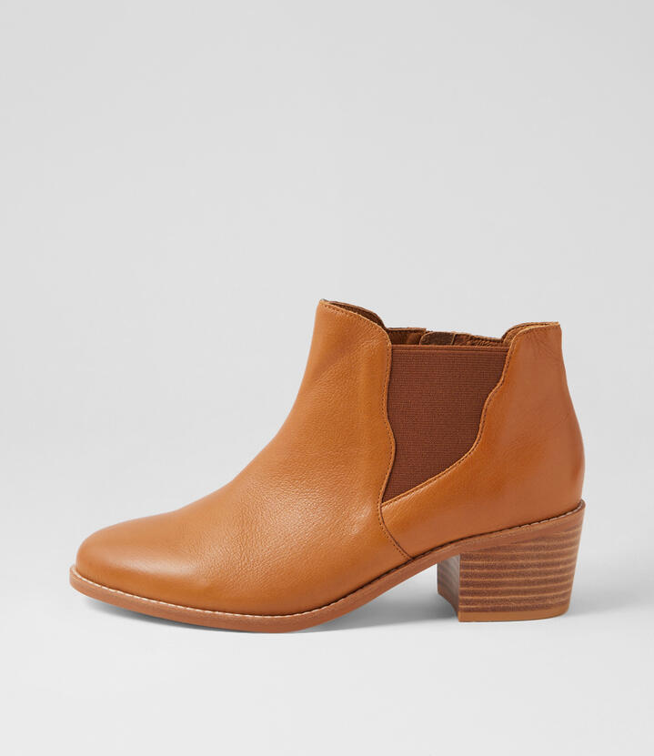 Roselle Xw Caramel Leather Chelsea Boots