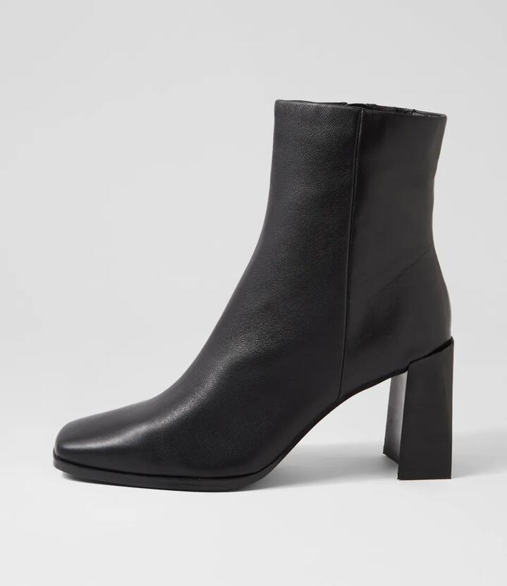 Sandiago Black Leather Ankle Boots