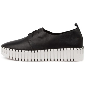 Brenda Black White Lea