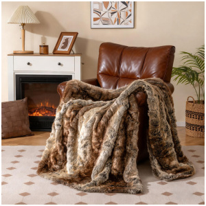 Costway760GSM Soft Plush Fuzzy Luxury Faux Raccoon Fur Blanket for Bed-M