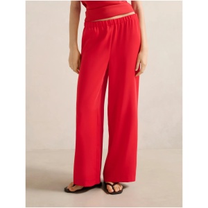 Forever New Women's Evelyn Elastic Wide Leg Pant in Red Set