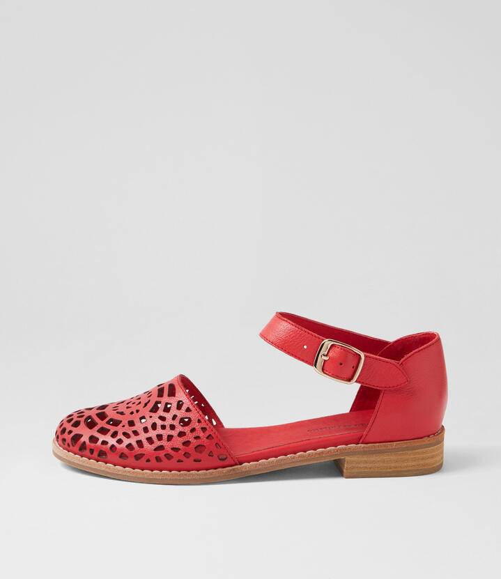 Averate Red Leather Flat Shoes