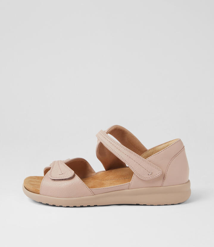Bobbies Xw Nude Almond Leather Sandals