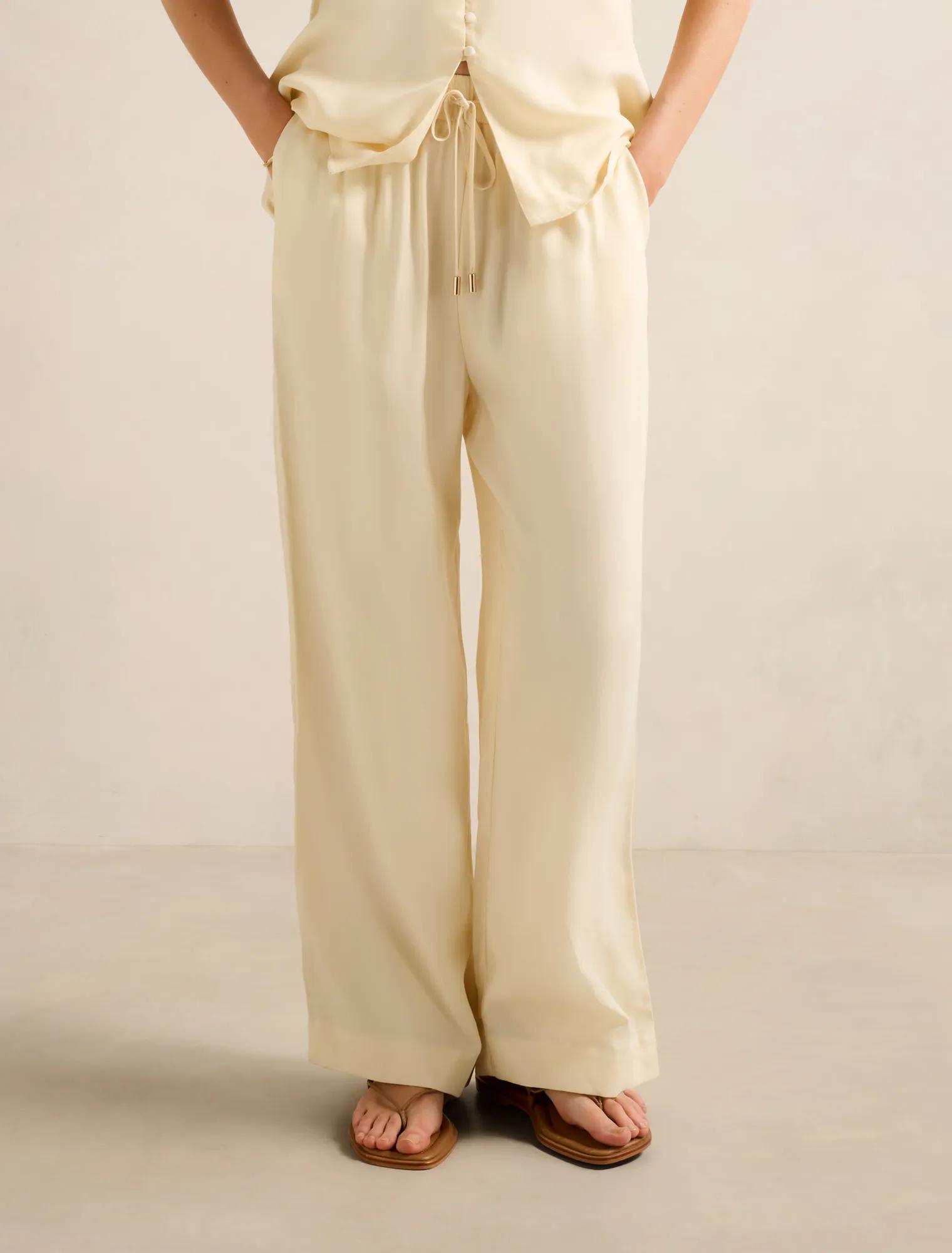 Forever New Women's Emma Cupro Wide Leg Pants in Vanilla Co-Ord