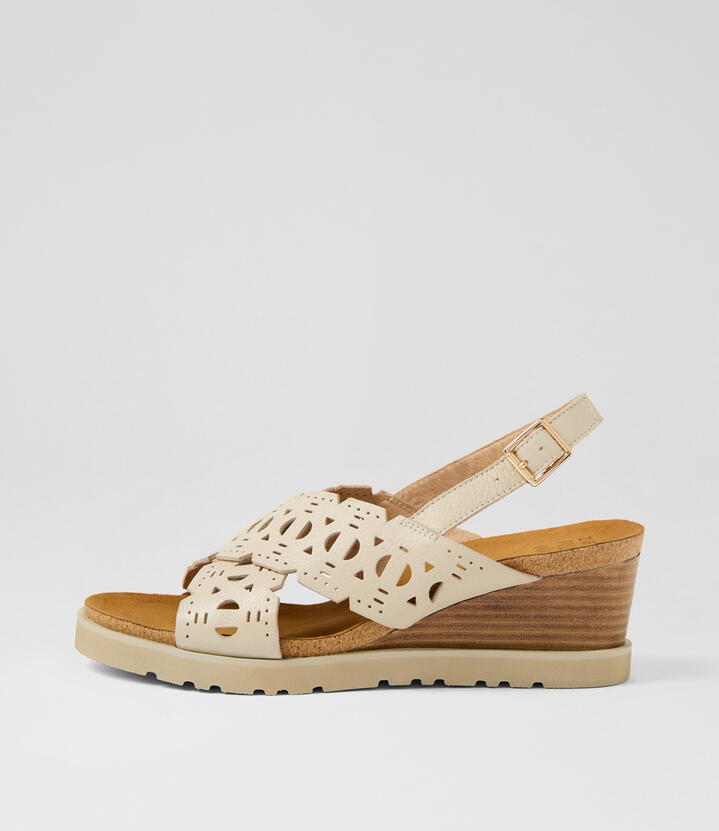 Pinsta W Almond Leather Sandals