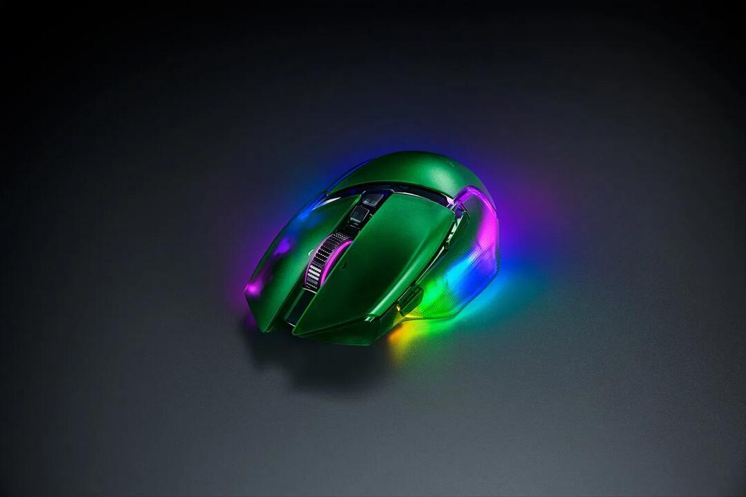 Razer Basilisk V3 Pro 35K Wireless Mouse - Phantom Green