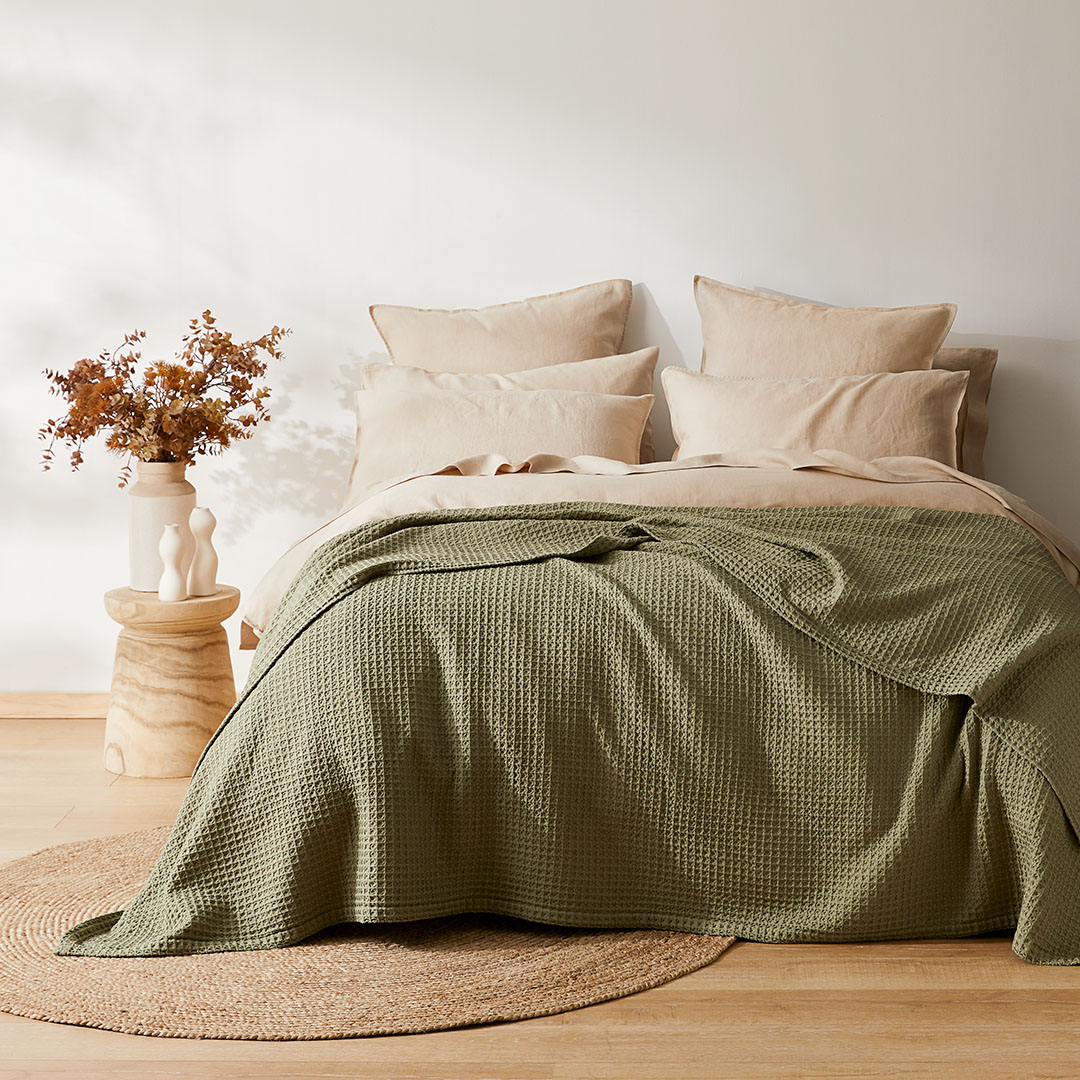 Sebastian Waffle King Blanket Olive Green