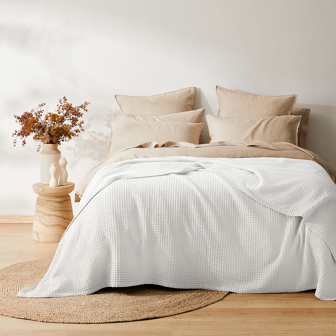 Sebastian Waffle Queen Blanket White