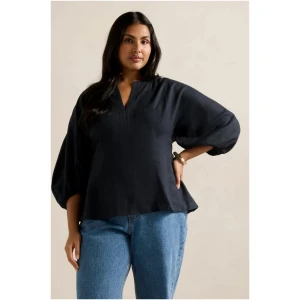 Forever New Women's Lindy Curve V-Neck Linen Blouse in Navy