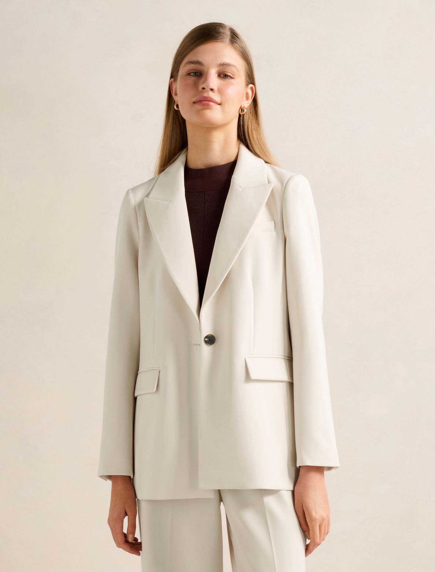 Forever New Women's Oaklyn Single Breasted Blazer Jacket in Oat Milk Suit