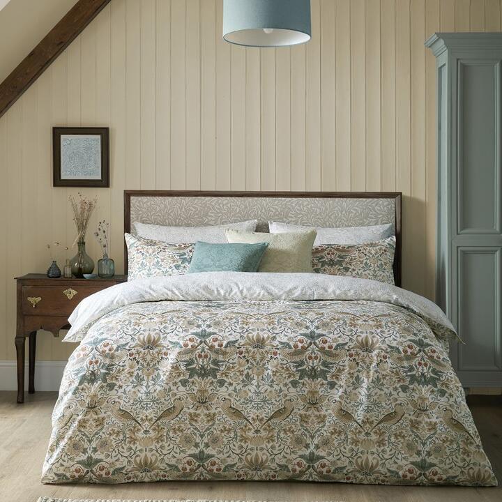 William Morris At Home Strawberry Thief Hess Cotton Quilt Cover Set